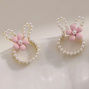Earrings, Gorgeous Rabbit Stud Earrings, NIP, Faux Pearls
